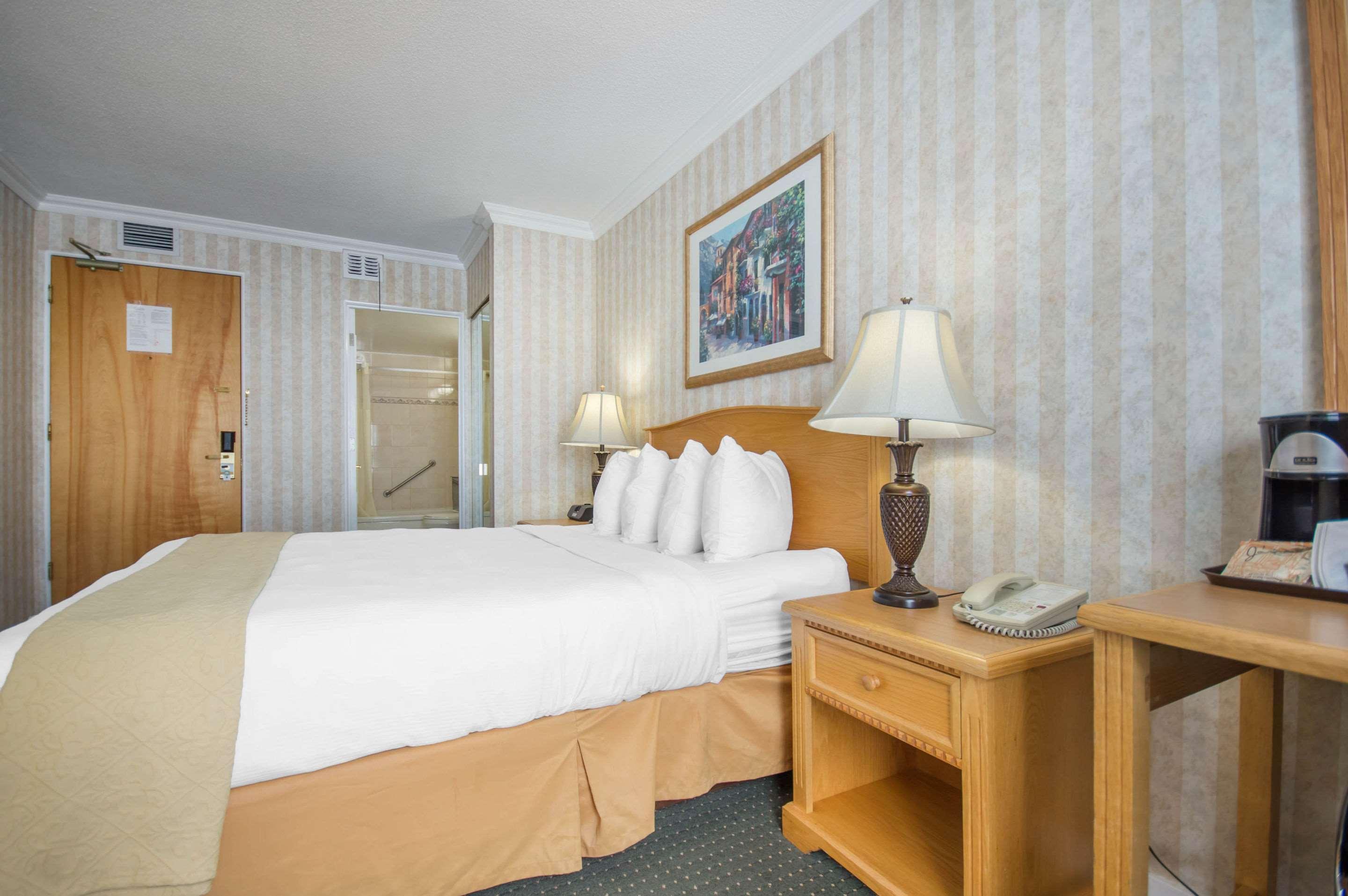 Quality Inn Downtown Inner Harbour Victoria Exteriör bild